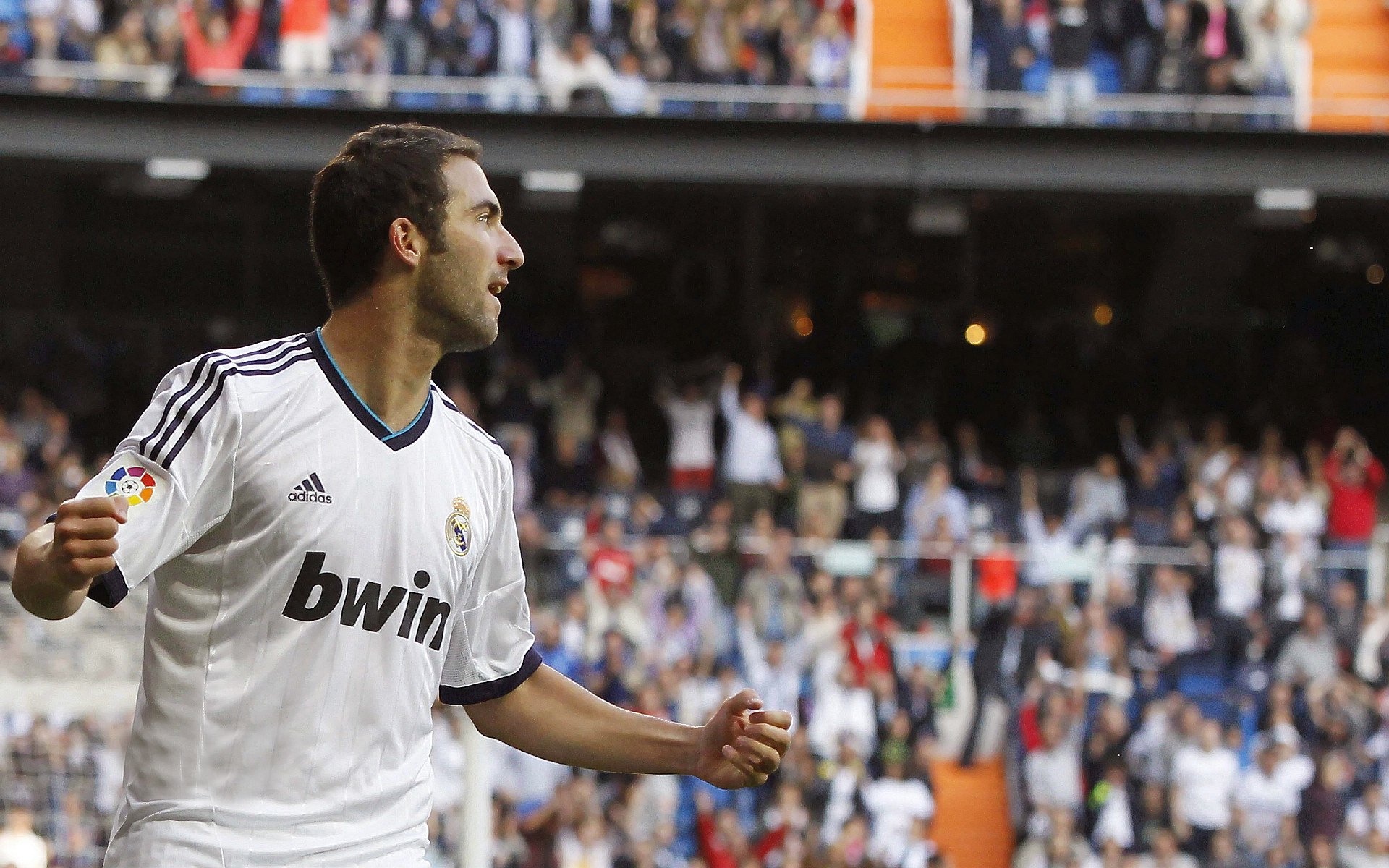 世界路跑摄影大赛 选手提交终点照片角逐“最美冲线瞬间”