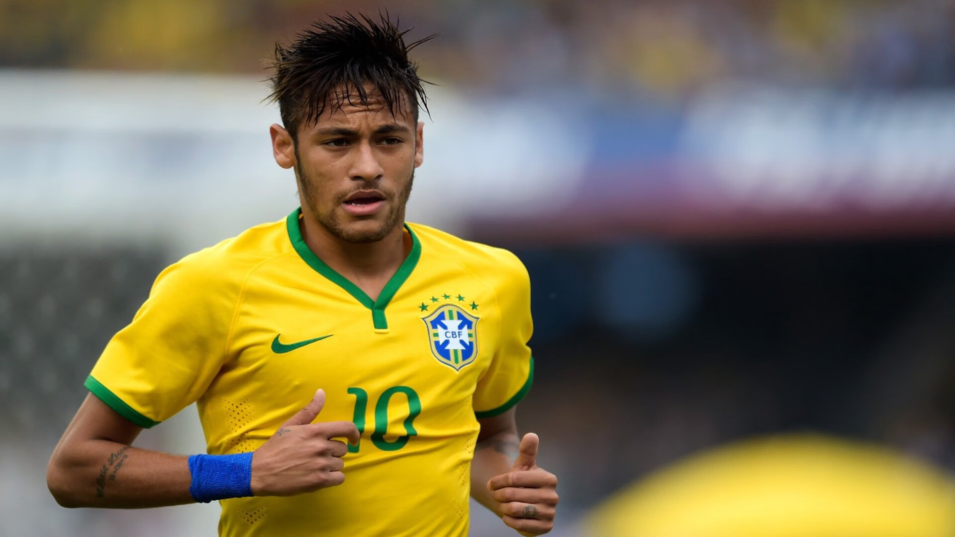 超级卡车爬坡挑战赛 改装猛兽征服陡坡上演“速度与力量”